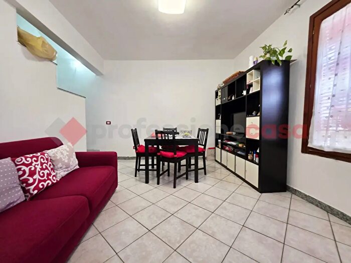 Appartamento trilocale in vendita in Via Cavour, Cadorago