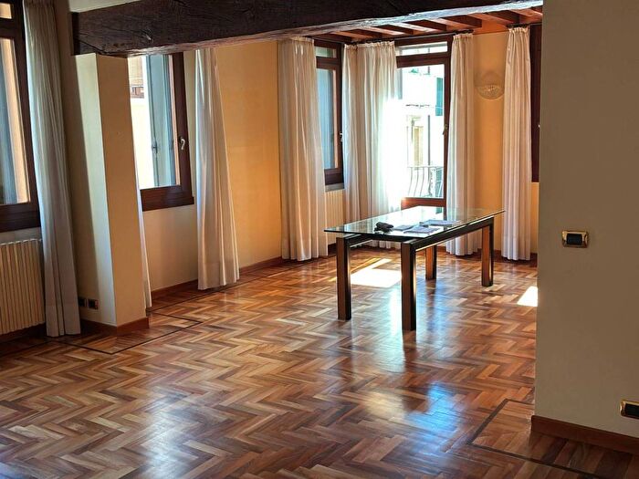 Appartamento quadrilocale in affitto in Via Antonio Francesco Bonporti, Piazze Duomo, Padova