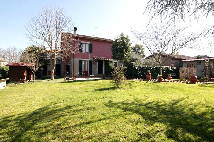 Appartamento con 5 locali in vendita in Via Genova, Montepulciano