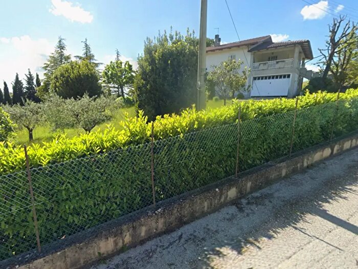 Casa con 8 locali in vendita in Fratticciola Selvatica, Perugia