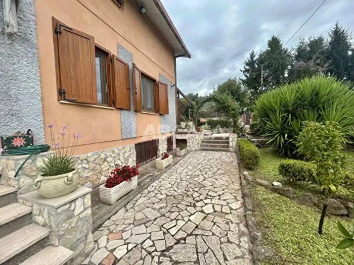 Casa con 6 locali in vendita in Via del Boschetto, Velletri