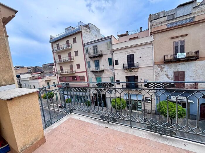 Appartamento trilocale in affitto in Corso Umberto I, Bagheria
