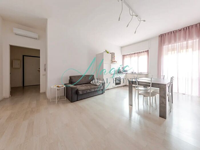 Appartamento trilocale in vendita in Via Giovanni Pacini, Milano