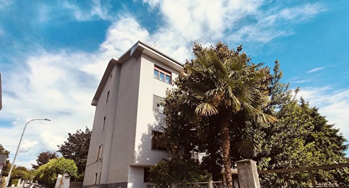 Appartamento trilocale in vendita in Via Uboldi, Garbagnate Milanese