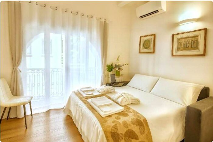 Appartamento bilocale in affitto in Viale Monte Nero, Porta Romana Medaglie d'Oro, Milano