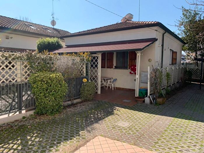 Casa quadrilocale in affitto in Viale Po, Centro, Cervia