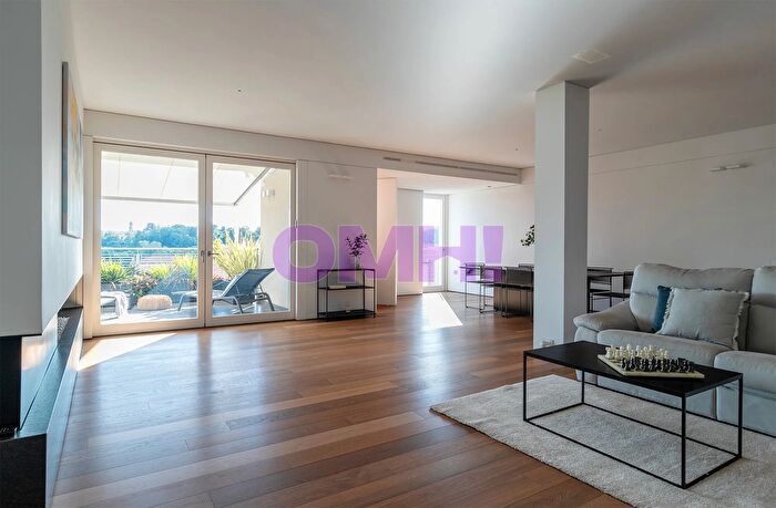 Appartamento con 5 locali in vendita in Bellaria, Sesto Calende