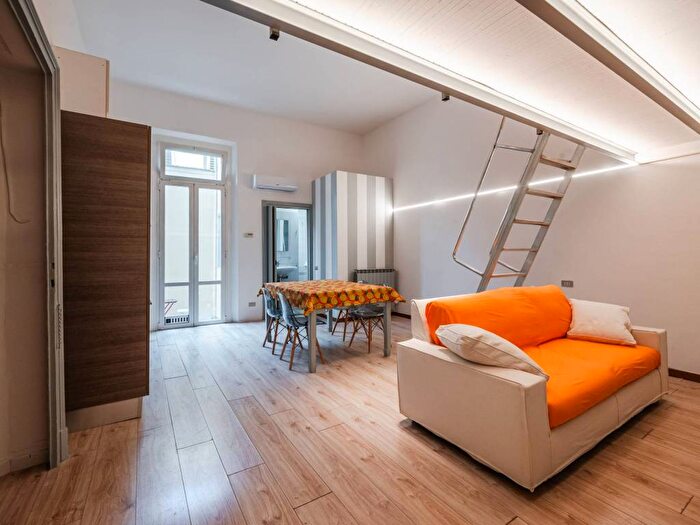 Appartamento bilocale in affitto in Via Carlo Farini, Isola, Milano