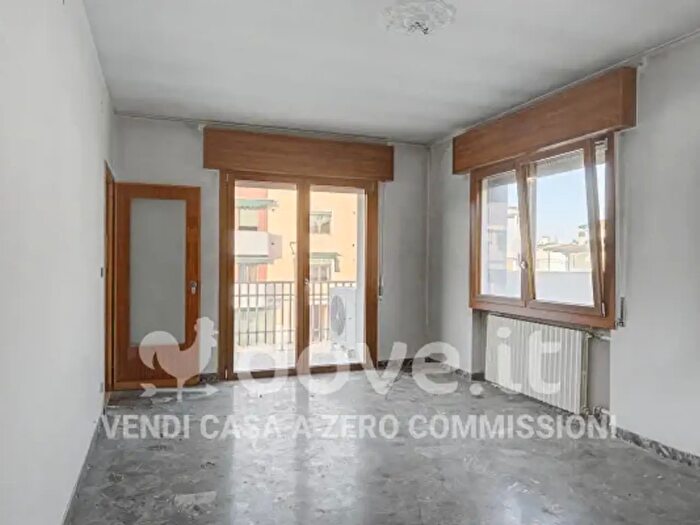 Appartamento trilocale in vendita in Via Mezzavia, Montegrotto Terme