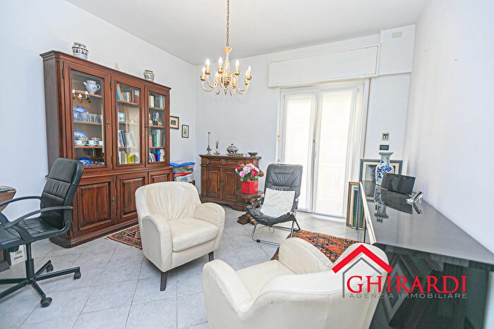 Appartamento con 5 locali in vendita in Via Gino Capponi, Genova