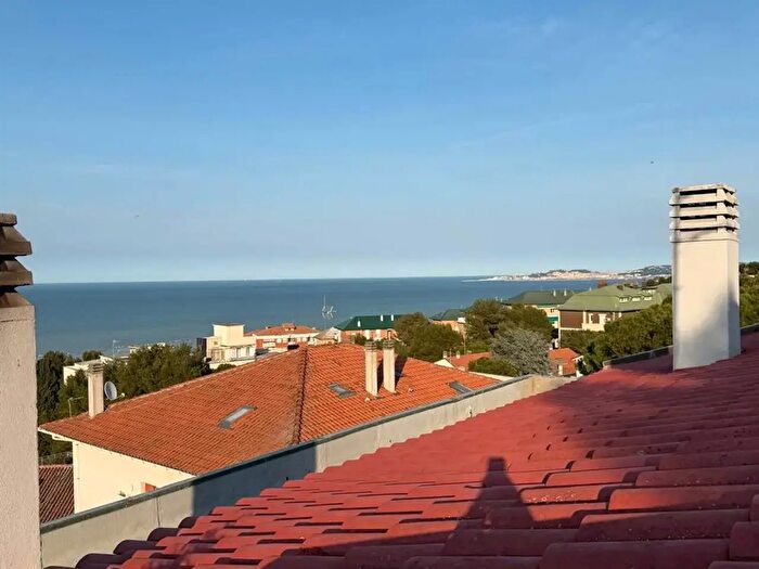 Appartamento con 10 locali in vendita in Falconara Marittima