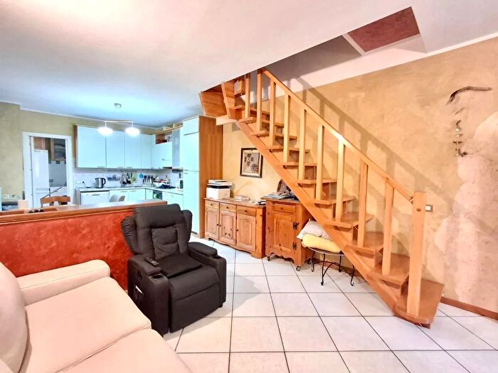 Casa quadrilocale in vendita in Strada Molinazzo, Alseno