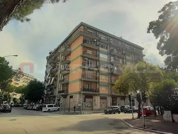 Appartamento quadrilocale in vendita in Segue Viale Colombo, Foggia