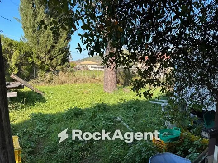 Casa con 6 locali in vendita in Via Val di Foro, Villamagna
