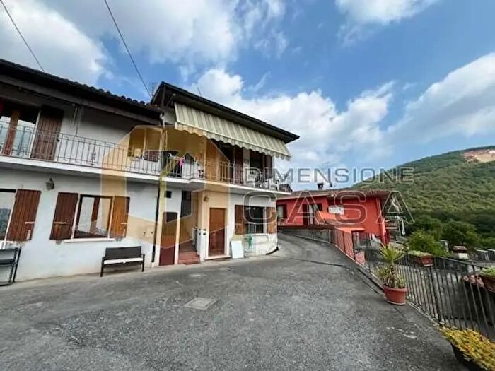 Appartamento trilocale in vendita in Via Sampì, Botticino