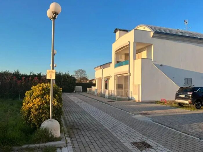 Appartamento trilocale in vendita in Viale dei Tigli, Comacchio