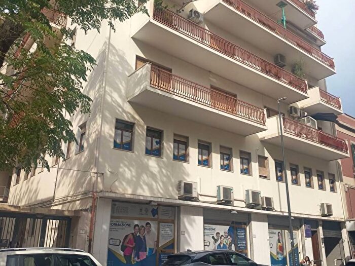Appartamento trilocale in affitto in Via Mattia Preti, Pineta Zerbi, Reggio Calabria