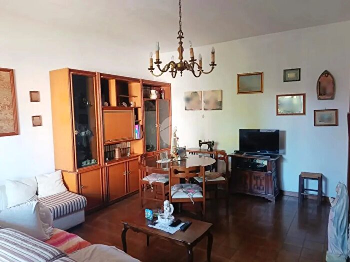Appartamento con 5 locali in vendita in Via Fratelli Cervi, Pistoia