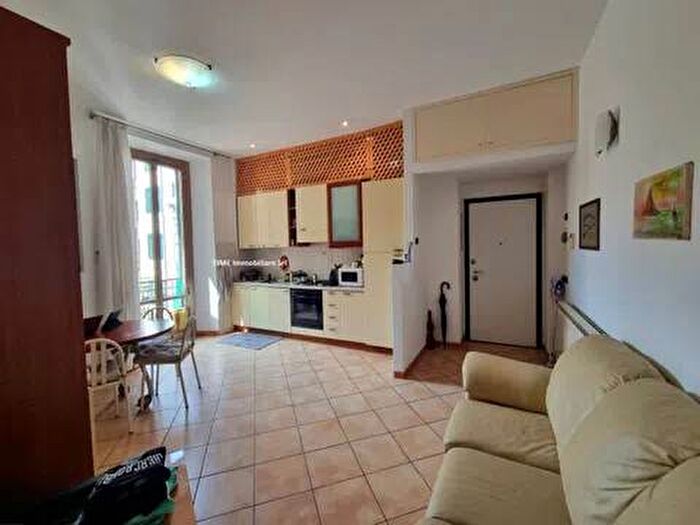 Appartamento trilocale in affitto in Via Crema No Number, Porta Romana Medaglie d'Oro, Milano