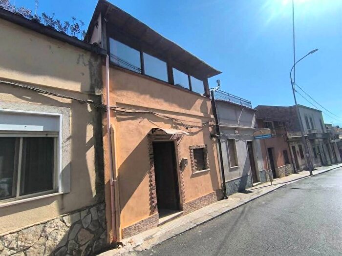 Casa trilocale in affitto in Via Palermo, Giostra, Messina