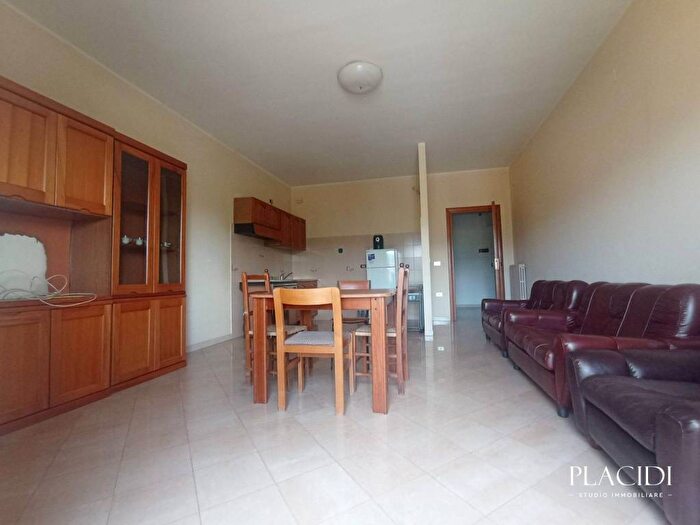 Appartamento quadrilocale in affitto in Via Mausonia, Bellavista Pianola, L'Aquila