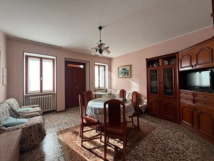 Casa con 5 locali in vendita in Str S Pietro, Monzambano