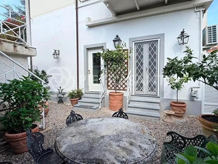 Appartamento quadrilocale in vendita in Pietrasanta