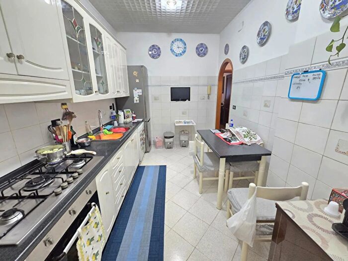 Appartamento bilocale in vendita in Via Calpurnio Fiamma, Roma