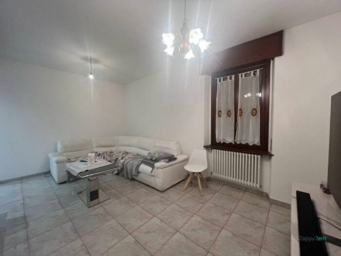 Appartamento trilocale in affitto in Via Alessandro Volta, Desio