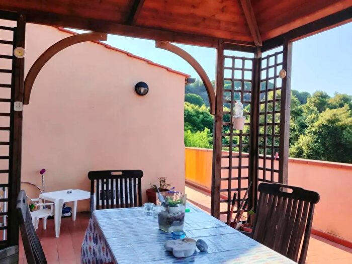 Casa quadrilocale in vendita in Strada Provinciale per l'Enfola, Portoferraio