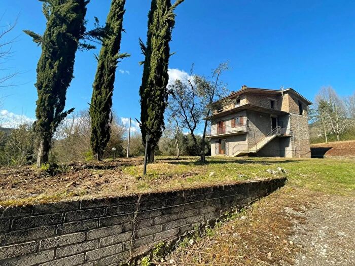 Casa con 6 locali in vendita in Via Fontanelle Arce Frosinone, Arce