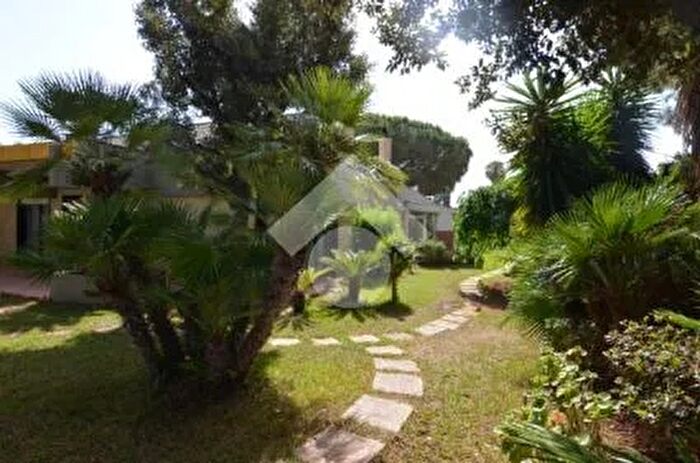 Casa con 6 locali in vendita in Via delle Ginestre, Noicattaro