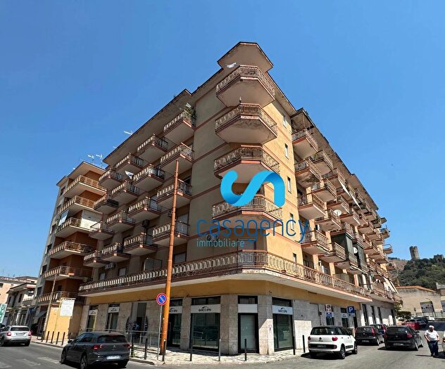 Appartamento trilocale in vendita in Via Sena Maddaloni, Maddaloni