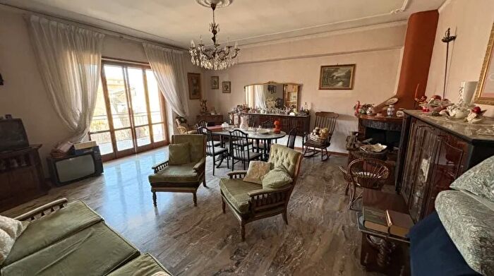 Appartamento con 6 locali in vendita in Via degli Ausoni Fondi Centro, Fondi