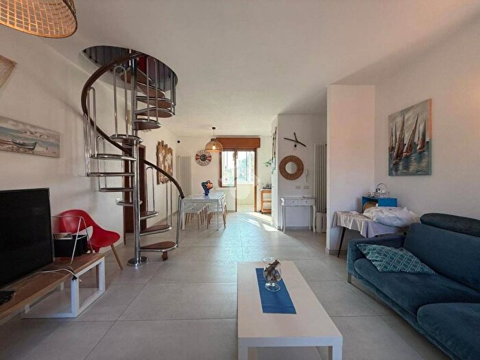 Appartamento con 5 locali in affitto in Via zara, Parco di Levante Boschetto, Cesenatico