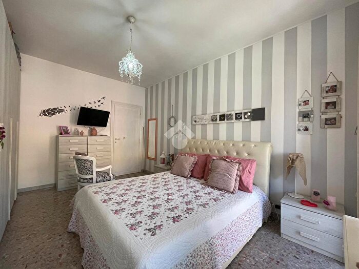 Appartamento trilocale in vendita in Via Alessandro Pieri, Roma