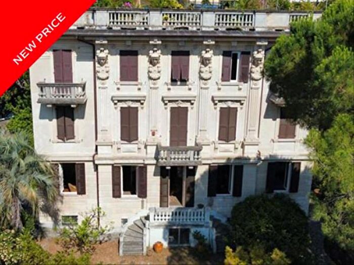 Appartamento con 6 locali in vendita in Via Privata San Rocco, Rapallo