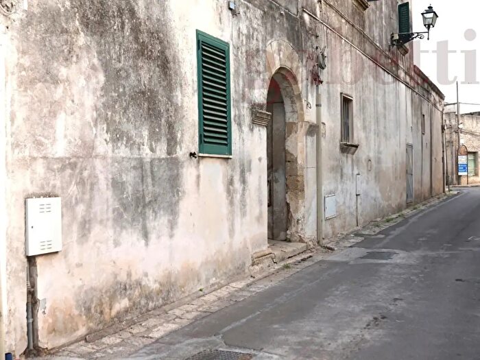 Casa con 6 locali in vendita in Via Supersano, Nociglia
