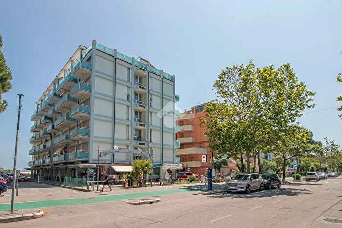 Appartamento trilocale in vendita in Viale G Carducci, Cesenatico