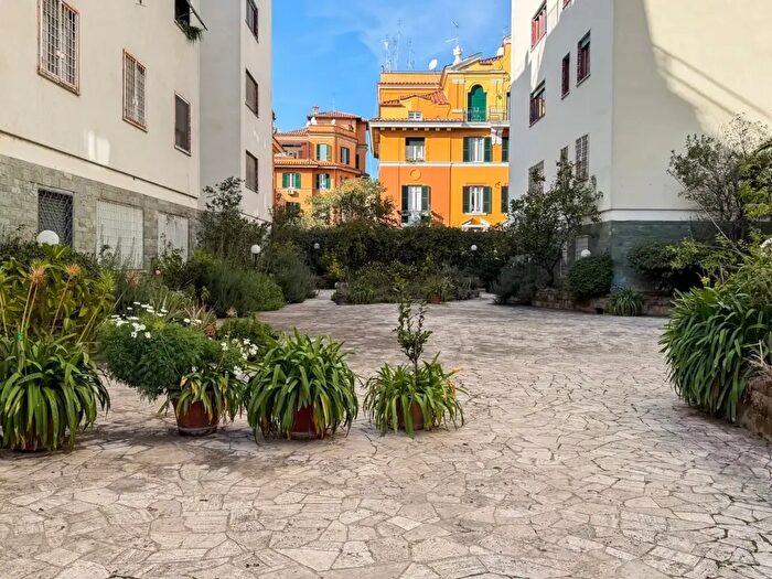 Appartamento trilocale in vendita in Via degli Appennini, Roma