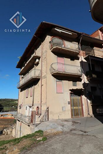 Casa con 8 locali in vendita in Via Salvatore Nolfo N, Palagonia