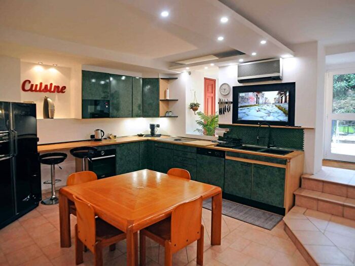 Appartamento trilocale in affitto in Via Francesco Soave, Bocconi, Milano