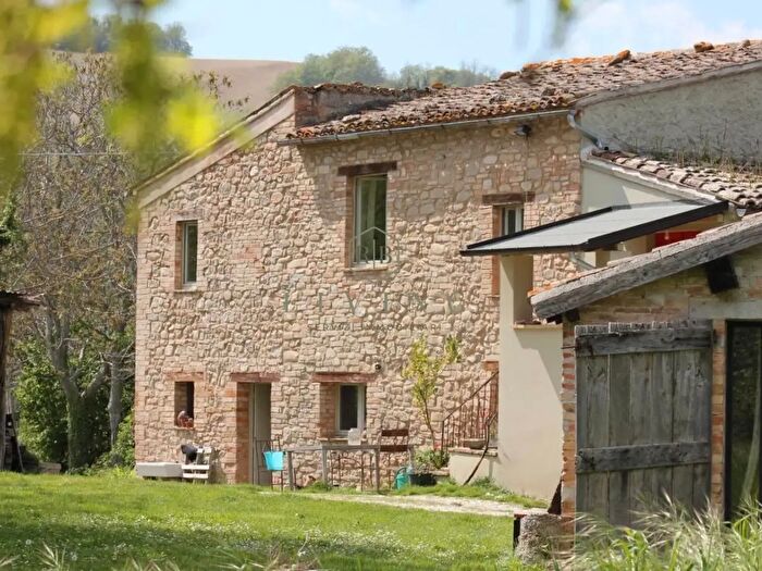 Casa con 9 locali in vendita in Contrada Torbidello, Rotella