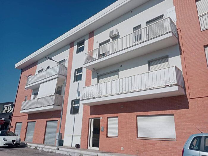 Appartamento trilocale in affitto in Traversa Via Palmiro Togliatti, Centro, Campomarino