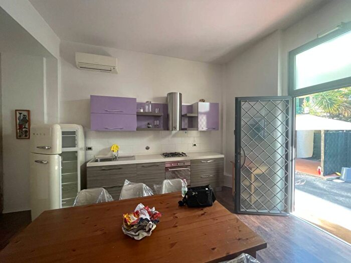 Appartamento trilocale in affitto in Via della Rondinella, Coverciano, Firenze