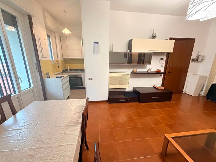 Appartamento trilocale in affitto in Corso Lodi, Lodi Brenta, Milano