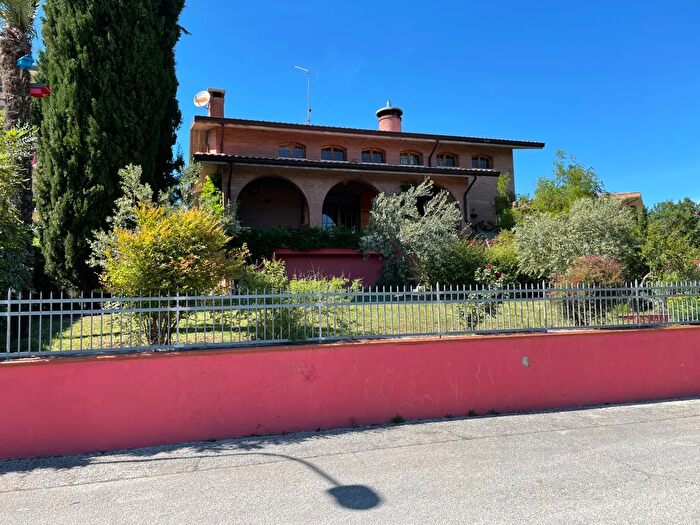 Casa quadrilocale in vendita in Novafeltria Rn, Novafeltria