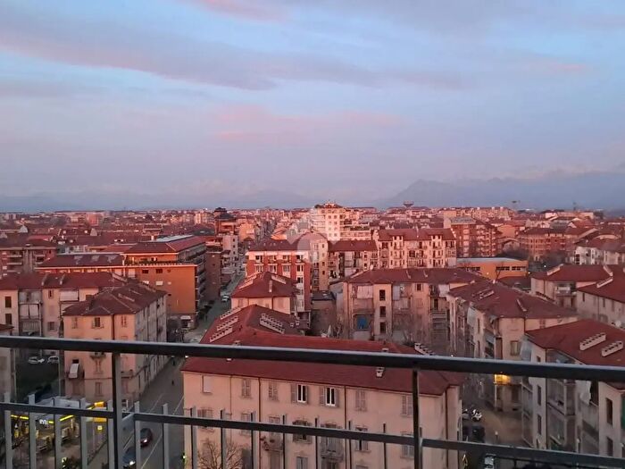 Appartamento quadrilocale in vendita in Corso Lecce, Torino