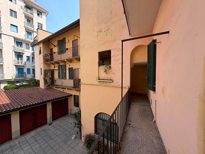 Case in Vendita e in Affitto - 3