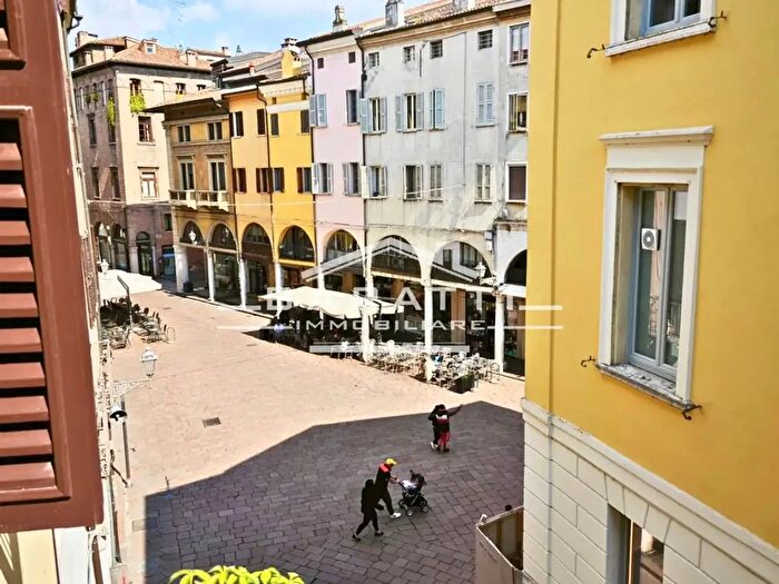 Appartamento trilocale in affitto in Mantova